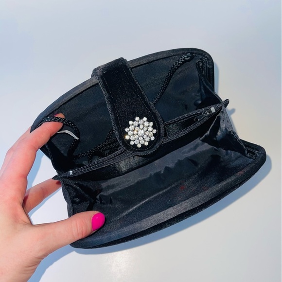 Vintage Velvet Purse Clutch Bag Rhinestone Bling Closure Crossbody Strap Black - Picture 3 of 7